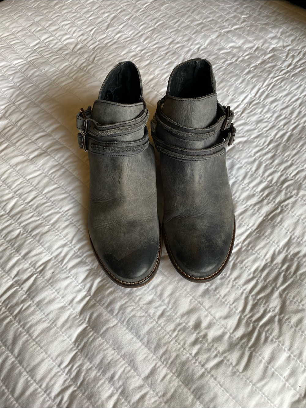 Free People Womens Braeburn Gray Distressed Leather Ankle Boot - Picture 2 of 8